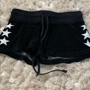 Hard tail shorts with stars